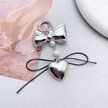 Милый серебряный брелок в форме сердца, элегантный жемчужный бант, большой брелок в форме сердца для модного аксессуара