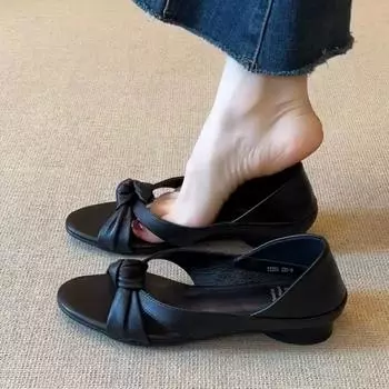 ~ Low-heeled versatile kink sandals women s new niche design open-toed round shoes 35