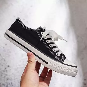 Low-top canvas shoes women s 2024 new little white shoes women s versatile Korean version student cloth shoes ins tide board shoes 40