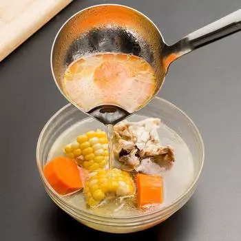 Ложка Фильтр Отверстие Дизайн Суп Маслоотделитель Нержавеющая сталь Изолированная Ручка Половник Посуда для Кухни чёрный