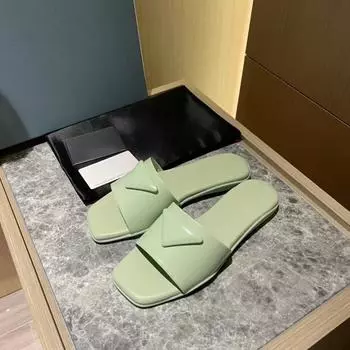 Лучшие дизайнерские новые высококачественные сандалии на плоской подошве, тапочки с треугольным логотипом, стандартная женская обувь на плоской подошве с квадратной головкой 39 розовый