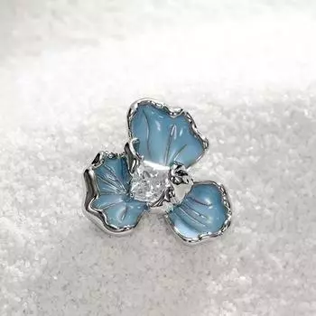 Магнитная брошь-цветок Атмосферная Милая Ретро Универсальная Высококачественная Брошь Высокого Класса белый