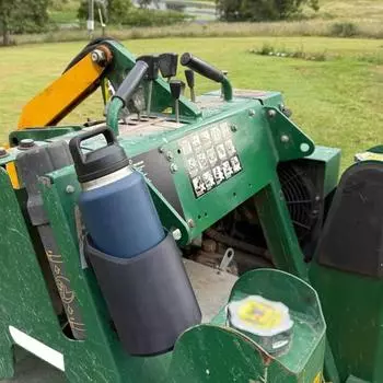 Магнитный держатель для бутылок, напечатанный на 3D-принтере, держатель для галлонов на 46, 50, 64 унции, переносная стойка для хранения бутылок с водой для гольф-кара, трактора, автобуса, газонокосилки S чёрный