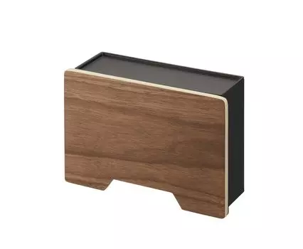 Магнитный держатель для маски Yamazaki Jitsugyo 6066, коричневый, прибл.. Ш21 x Г7,5 x В13,5 см. В комплект входит крючок для хранения респиратора RIN Entrance Mask