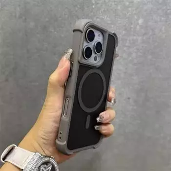 Магнитный роскошный матовый противоударный защитный чехол для iPhone 16 15 14 13 12 Pro Max с беспроводной зарядкой для чехла Magsafe iPhone 16 Pro Max чёрный