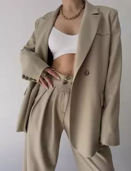 Mai Vanya Оливково-зеленый пиджак с пиджаком