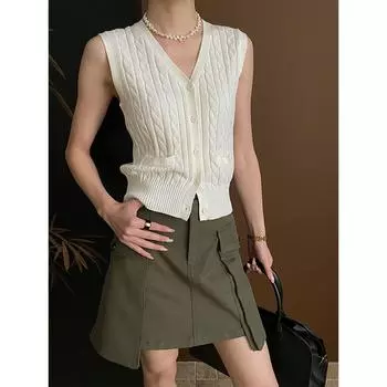 Майка перекрученной вязки с V-образным вырезом Ранняя весна M чёрный