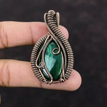 Малахитовый драгоценный камень Кулон Медная проволока Обернутый ювелирный дизайн Дизайнерский кулон Кулон ручной работы Ювелирные изделия из малахита Подарок для мамы Кулон из медной проволоки