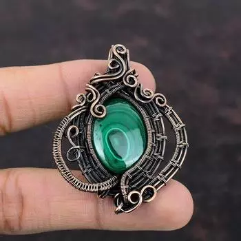 Малахитовый кулон, кулон в медной проволоке, ювелирные изделия из малахита, кулон ручной работы, медная проволока, ювелирный подарок для мамы, кулон с драгоценным камнем