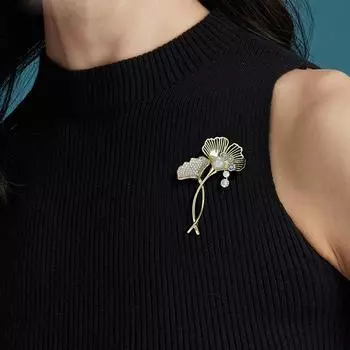 Маленькая ароматная классическая жемчужная брошь с двойной буквой C золотой