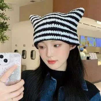 Маленькая дьявольская полосатая вязаная шапка в японском стиле, уличная одежда, шапка-бини в стиле Харадзюку, женская осенне-зимняя шапка, милая шапка с кошачьими ушками для холодной погоды M зелёный/фиолетовый