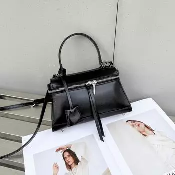 Маленькая и нишевая дизайнерская большая кожаная сумка женская 2025 новый стиль простая темпераментная сумка через плечо на одно плечо 23x6x14cm