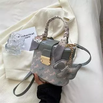 Маленькая круглая сумка Niche design, женская сумка 2024 года, новая модная сумка-мессенджер высокого класса, популярная переносная косметичка синий