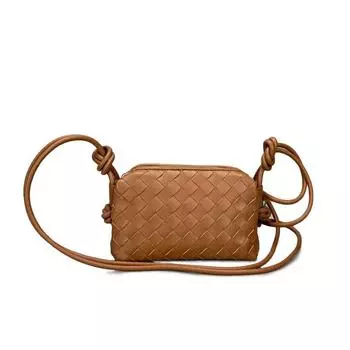 Маленькая квадратная плетеная сумка / Новая женская сумка из коровьей кожи, модная и универсальная сумка через плечо на одно плечо 20x7x11cm зелёный