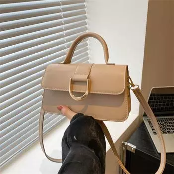 Маленькая квадратная сумка 2024 года, летняя новая нишевая дизайнерская модная сумка через плечо, простая модная сумка-мессенджер большой вместимости чёрный