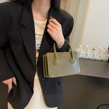 Маленькая квадратная сумка 2024 года, новый тренд, универсальная сумка через плечо для осени и зимы, женская сумка для поездок на работу чёрный