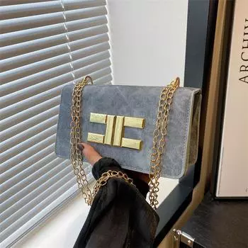 Маленькая квадратная сумка, модная, иностранная и красивая женская сумка через плечо, корейская версия, повседневная персонализированная сумка-мессенджер, простая модная трендовая сумка чёрный