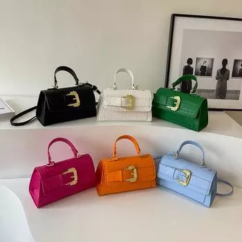 Маленькая квадратная сумка Niche design 2024 года, летняя новая модная простая сумка, женская сумка через плечо, повседневная сумка-мессенджер для поездок на работу чёрный