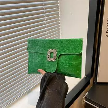 Маленькая квадратная сумка в иностранном стиле с простой текстурой, женская мода и красота, персонализированная сумка, женская новинка 2024 года, повседневная простая сумка-клатч чёрный