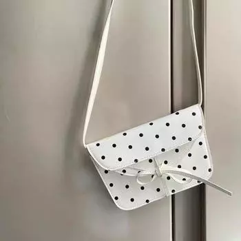 Маленькая квадратная сумка в виде балетного банта, белая сумка в горошек, в которую можно положить телефон белый