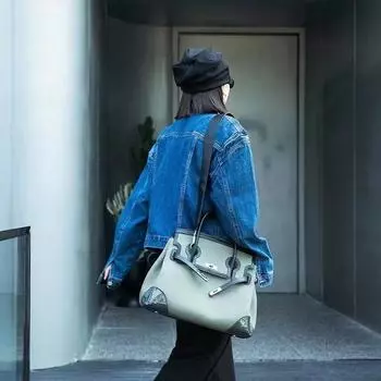 Маленькая нишевая высококачественная текстурированная сумка в стиле ретро, большая вместительная сумка, новая оригинальная контрастная холщовая большая сумка, женская сумка на плечо 40cm зелёный