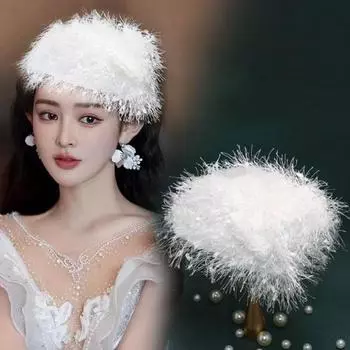 Маленькая шляпка во французском стиле ретро с перьями и черной заколкой для молодости. 1 чёрный