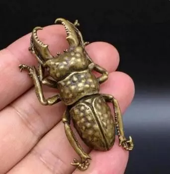 Маленькая статуэтка китайского жука из чистой латуни