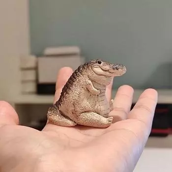Маленькая статуэтка крокодила, украшение для питомца, милая статуэтка из смолы ручной работы, маленький крокодил, украшение для сада, домашнего обеденного стола коричневый