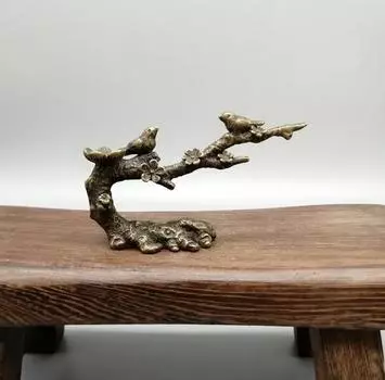 Маленькая статуэтка-подставка для ручек из чистой меди, счастливая бровь