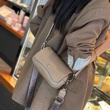 Маленькая сумка из коровьей кожи, женская сумка из натуральной кожи, высококачественная сумка через плечо Sense Niche, модная маленькая квадратная сумка чёрный