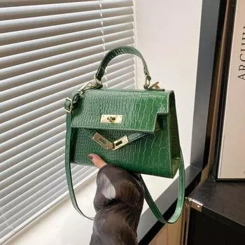 Маленькая сумка лето 2024 новый тренд модная сумка-мессенджер простая модная сумка простая модная маленькая квадратная сумка чёрный