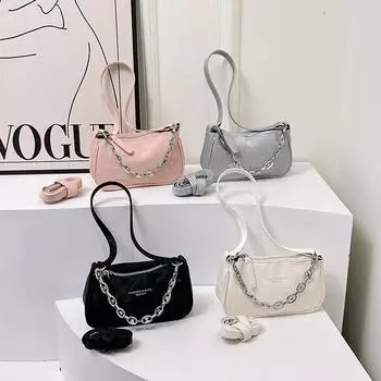 Маленькая сумка Niche Design с нежной текстурой и цепочкой для женщин. Весной новая модная и модная маленькая квадратная сумка через плечо для женщин.