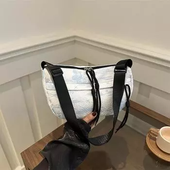 Маленькая сумка осенняя сумка-мессенджер женская 2024 новая корейская версия модная личность японская девушка популярная сумка через плечо чёрный