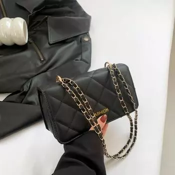 Маленькая сумка с ромбовидной цепочкой для женщин 2024 года, новая модная универсальная модная маленькая квадратная сумка с нишевой сумкой-мессенджером через плечо чёрный