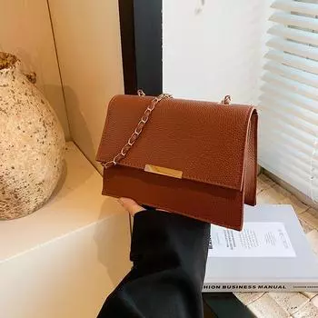 Маленькая сумка женская простая модная универсальная новая ретро сумка через плечо повседневная маленькая квадратная сумка прилив чёрный