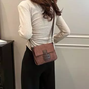 Маленькая сумка женская ретро новая матовая 2024 модная осенне-зимняя модная сумка через плечо контрастного цвета маленькая квадратная сумка чёрный