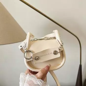 Маленькая свежая и модная иностранная сумка через плечо, простая и модная сумка-мессенджер 2024 года, новая простая повседневная сумка-седло чёрный