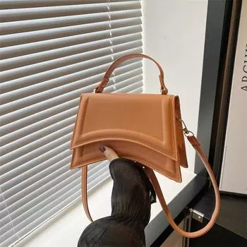 Маленькая свежая и простая маленькая квадратная сумка 2024 года, новая повседневная модная сумка через плечо, повседневная сумка с косой талией, женская сумка чёрный