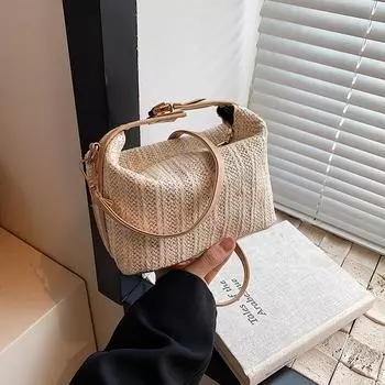 Маленькая свежая осенняя маленькая сумка женская 2024 новая модная корейская версия повседневная сумка-мессенджер простая соломенная сумка через плечо чёрный