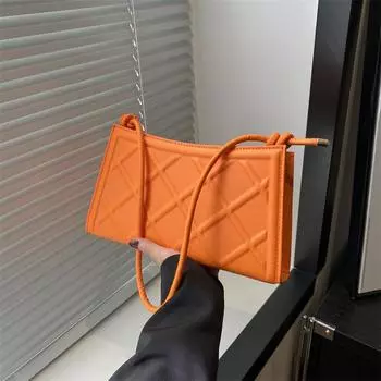 Маленькая женская сумка 2024 года, летняя новая тенденция, модная сумка через подмышку, простая повседневная женская сумка через плечо, повседневная маленькая квадратная сумка чёрный