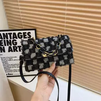 Маленькая женская сумка 2024 года, летняя, новая, модная, простая, повседневная, маленькая, квадратная сумка, нишевая, модная, сумка через плечо, модная, сумка под мышкой чёрный