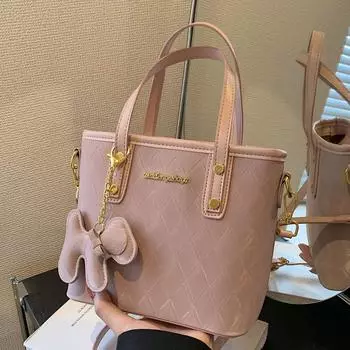 Маленькая женская сумка Lingge подмышками, новинка 2023 года, летняя универсальная сумка через плечо на одно плечо, популярная в этом году портативная сумка-ведро розовый