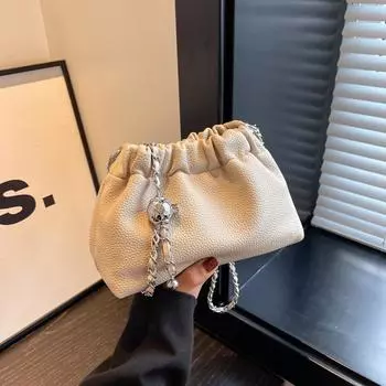 Маленькая женская сумка со складками во французском стиле, новинка 2023 года, модная сумка через плечо с цепочкой, летняя сумка-ведро с воздушным мешком чёрный