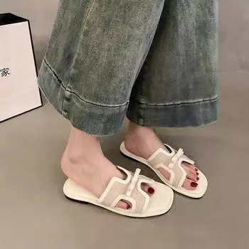 Маленькие ароматные стильные универсальные тапочки для женской летней верхней одежды, новые французские ретро нежные пляжные тапочки Fairy Wind на плоской подошве 35 бежевый