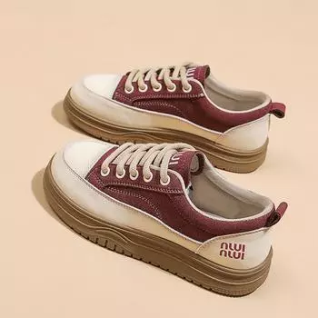 Маленькие белые туфли детские весна 2025 новые кожаные туфли на платформе женские туфли увеличивающие высоту каблука популярные универсальные повседневные спортивные туфли 35