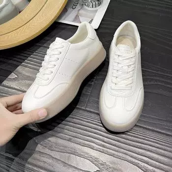 Маленькие белые туфли из мягкой кожи на толстой подошве для женщин, новинка 2024 года, увеличивающая рост спортивная обувь для моральных тренировок, универсальная обувь для сноуборда 35 белый