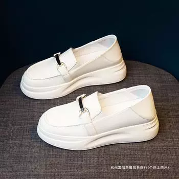 Маленькие белые туфли женские осень 2025 новые туфли на платформе 5 см мокасины медсестра педали маленькие кожаные туфли универсальные 34 белый