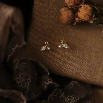 Маленькие блестящие серьги из стерлингового серебра 925 пробы с бриллиантами, женские изящные серьги с жемчугом в нишевом дизайне 925