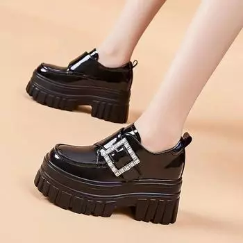 Маленькие черные кожаные туфли для женщин на толстой подошве в британском стиле, осенние лакированные туфли с яркой внутренней стороной, женские мокасины 35