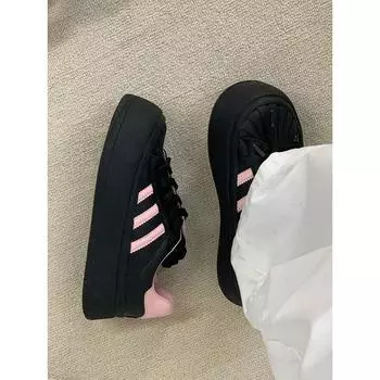 Маленькие черные туфли 2024 года, повседневная обувь, увеличивающая рост, немецкие кроссовки, кроссовки из бархата, осенне-зимние, на толстой подошве, женские, новая версия 35